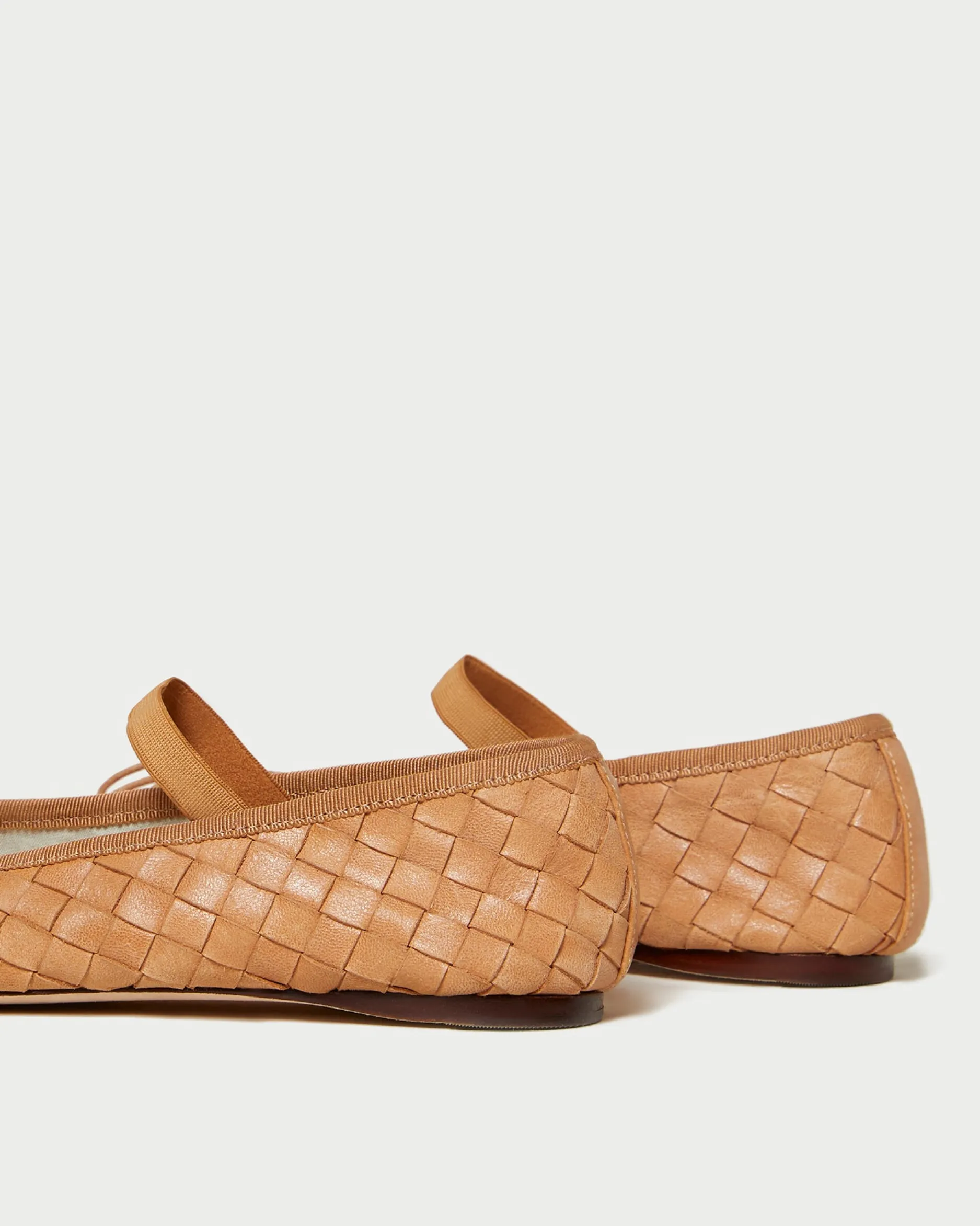Loeffler Randall Leonie Flat